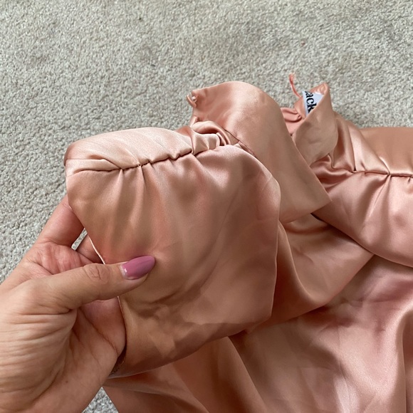 Beautiful dress - Picture 6 of 10